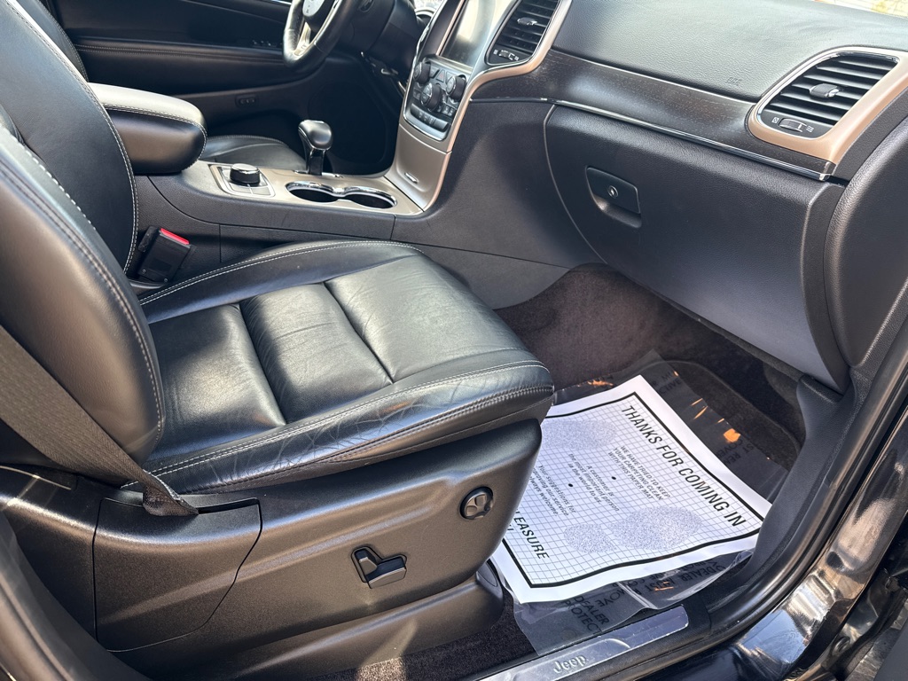 Photo 37 of this JEEP GRAND CHEROKEE