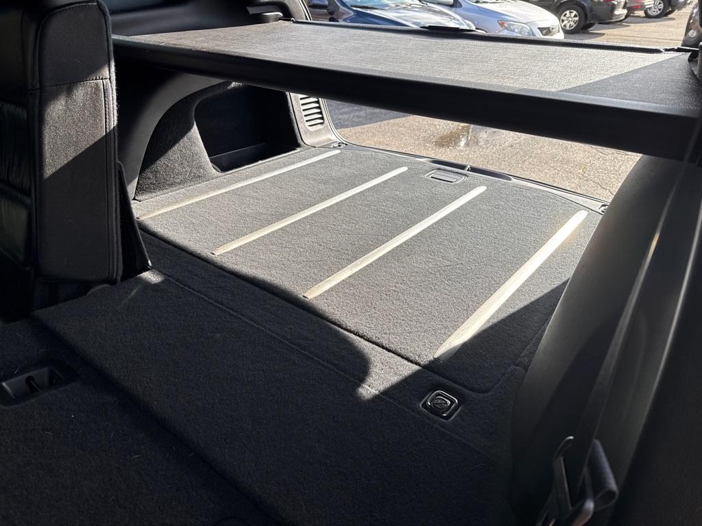 Photo 31 of this JEEP GRAND CHEROKEE