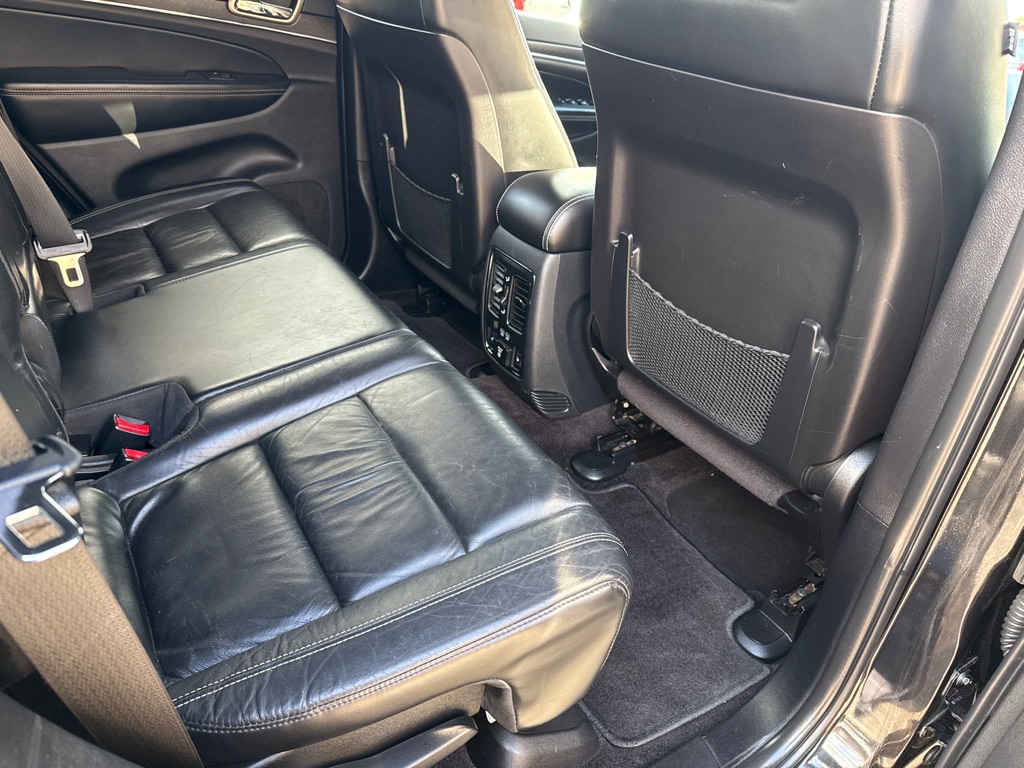 Photo 35 of this JEEP GRAND CHEROKEE
