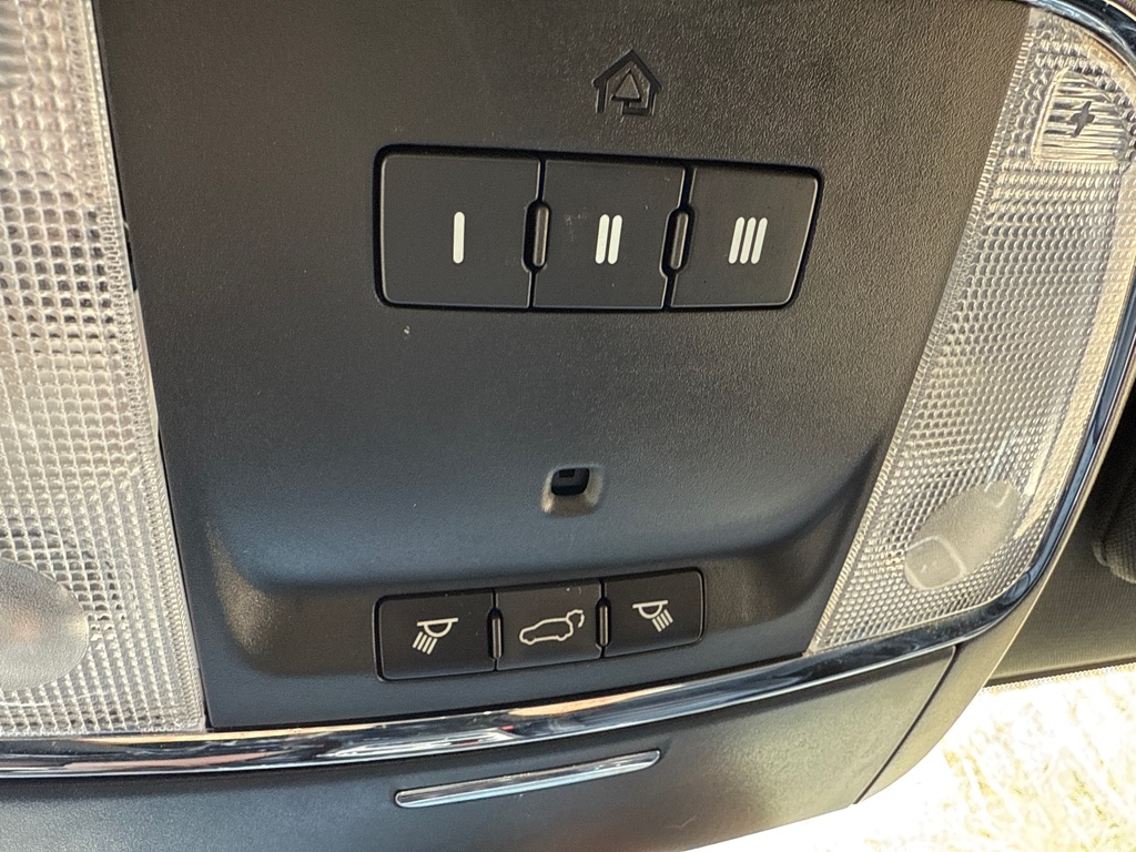 Photo 24 of this JEEP GRAND CHEROKEE