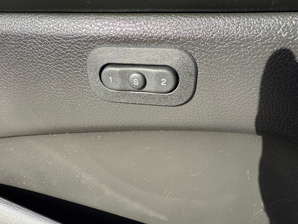 Photo 7 of this JEEP GRAND CHEROKEE
