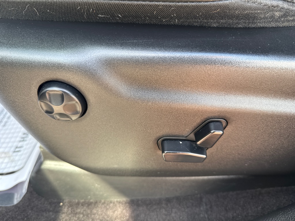 Photo 9 of this JEEP GRAND CHEROKEE