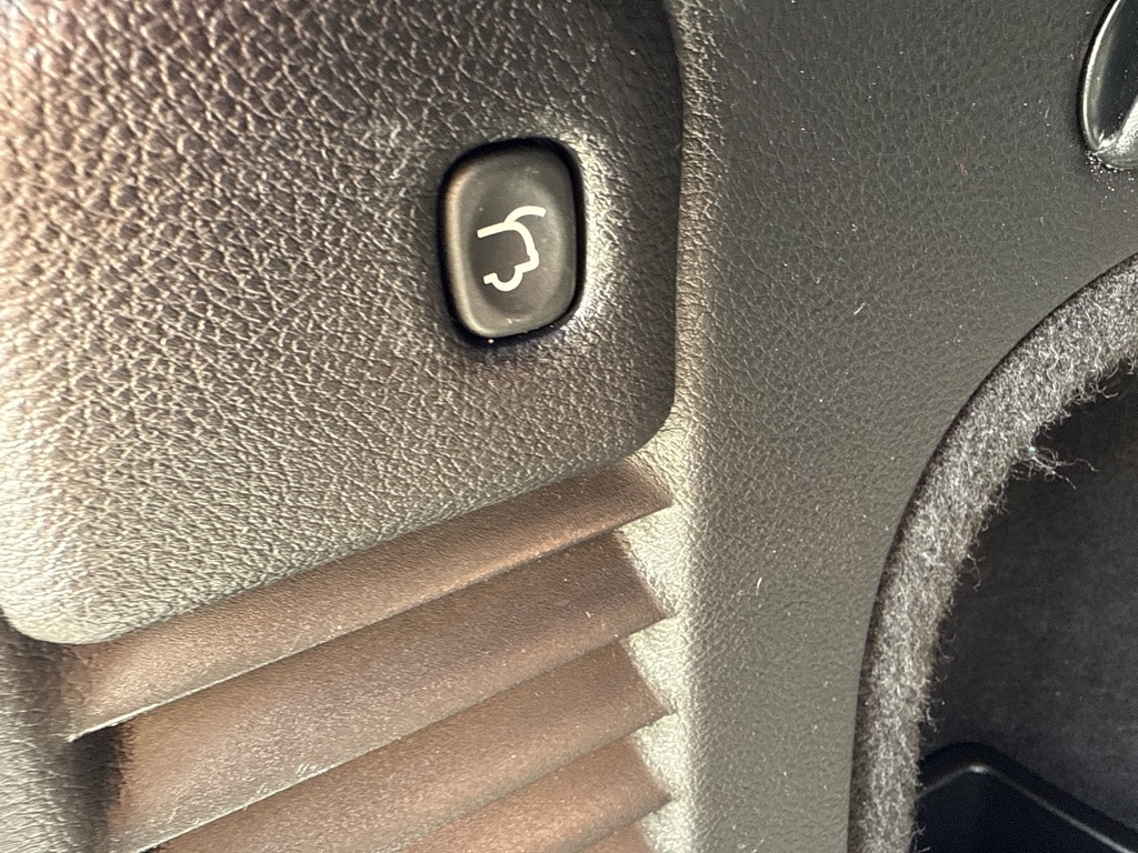 Photo 34 of this JEEP GRAND CHEROKEE