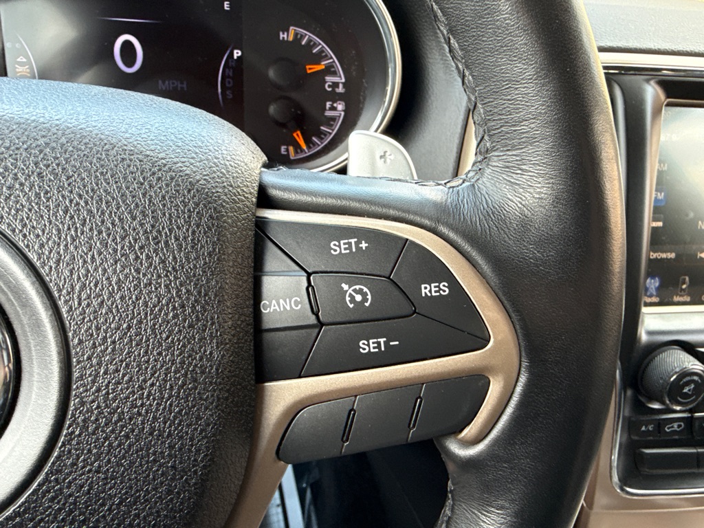 Photo 12 of this JEEP GRAND CHEROKEE