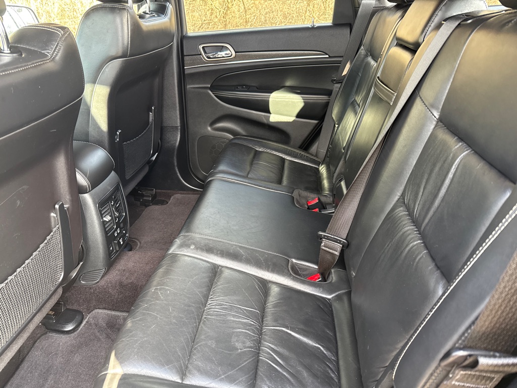 Photo 28 of this JEEP GRAND CHEROKEE