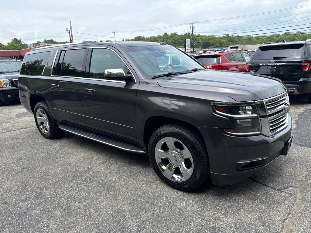 Photo 2 of this CHEVROLET SUBURBAN LTZ