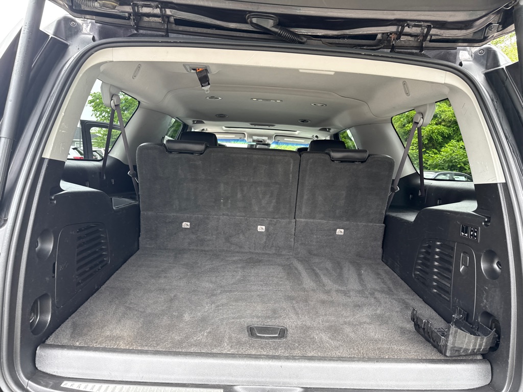 Photo 32 of this CHEVROLET SUBURBAN LTZ