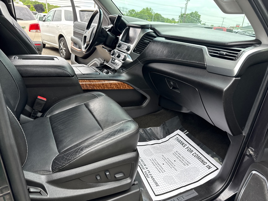 Photo 37 of this CHEVROLET SUBURBAN LTZ