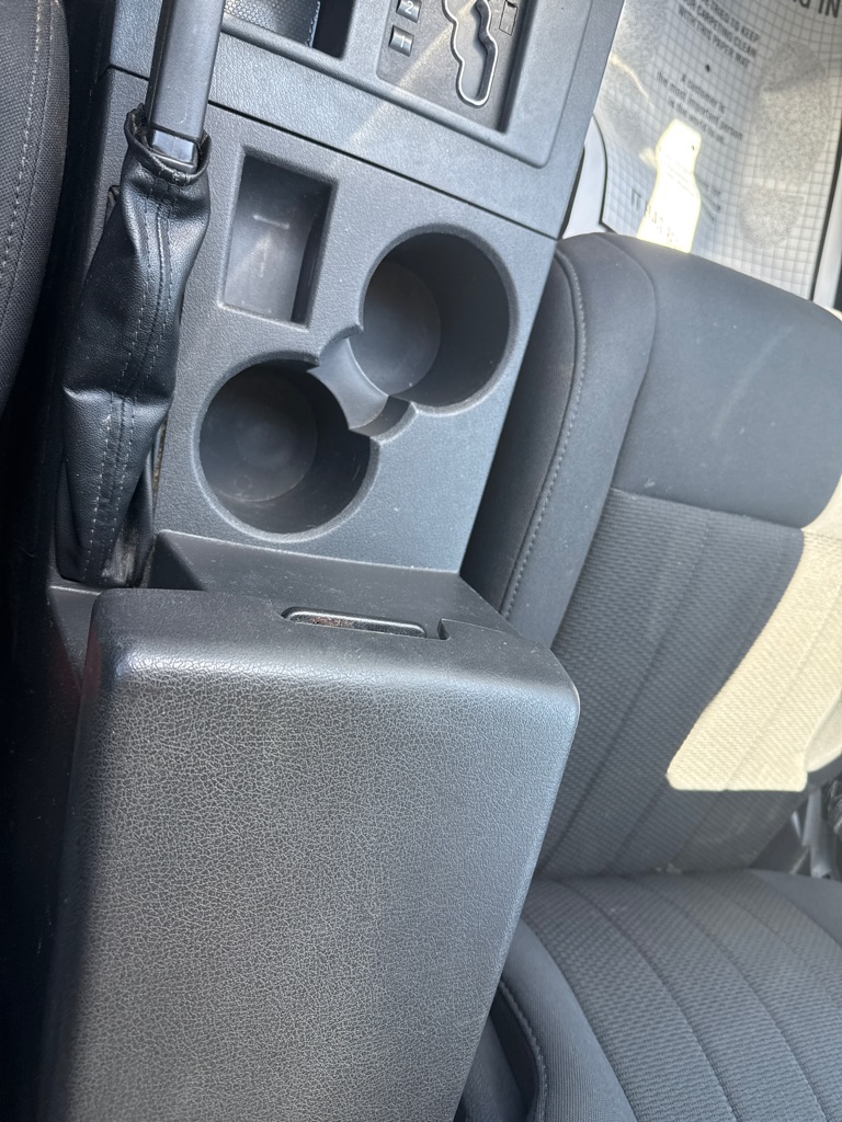 Photo 13 of this JEEP LIBERTY