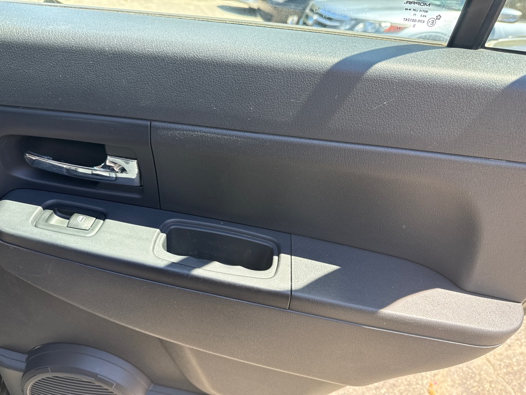 Photo 20 of this JEEP LIBERTY