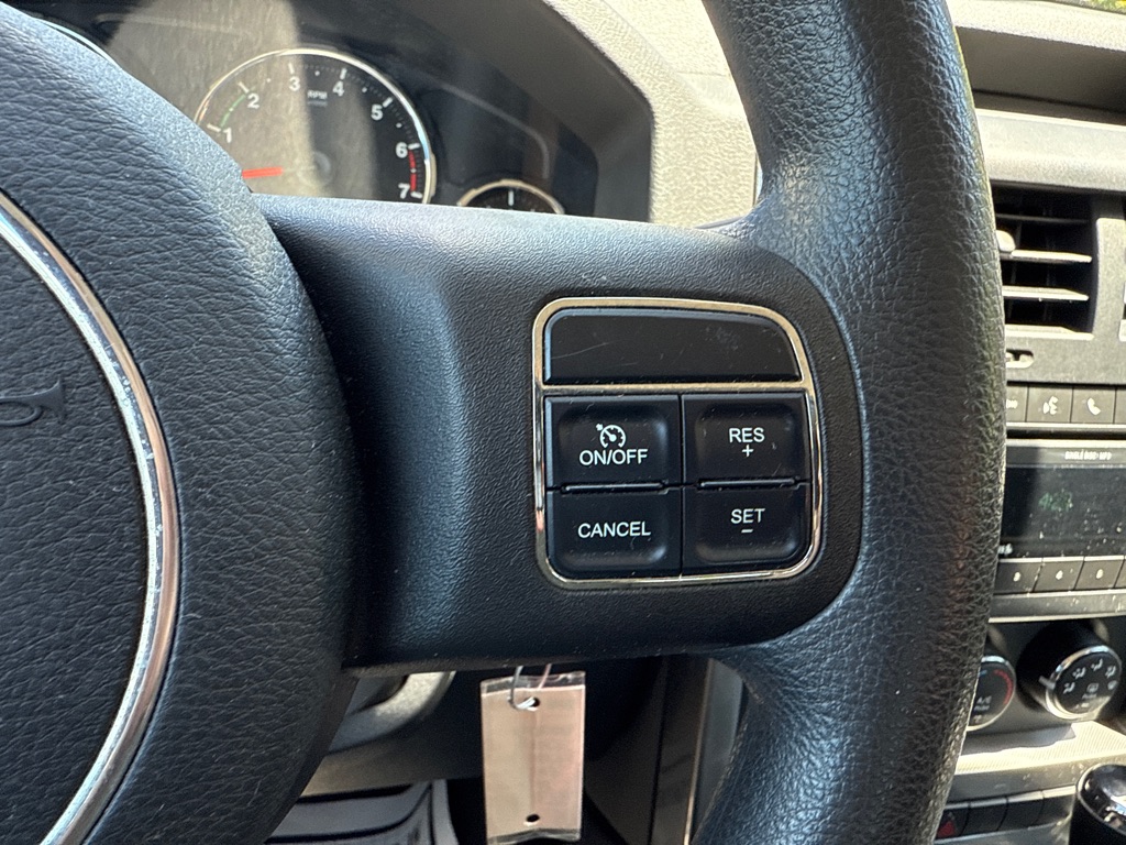 Photo 8 of this JEEP LIBERTY