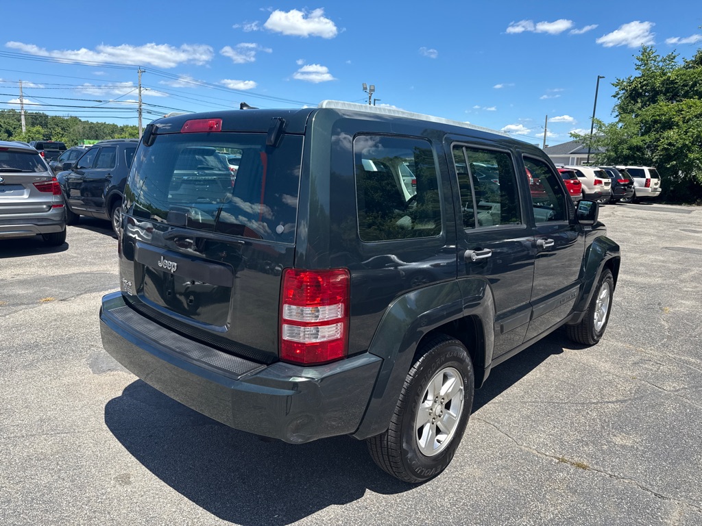 Photo 3 of this JEEP LIBERTY