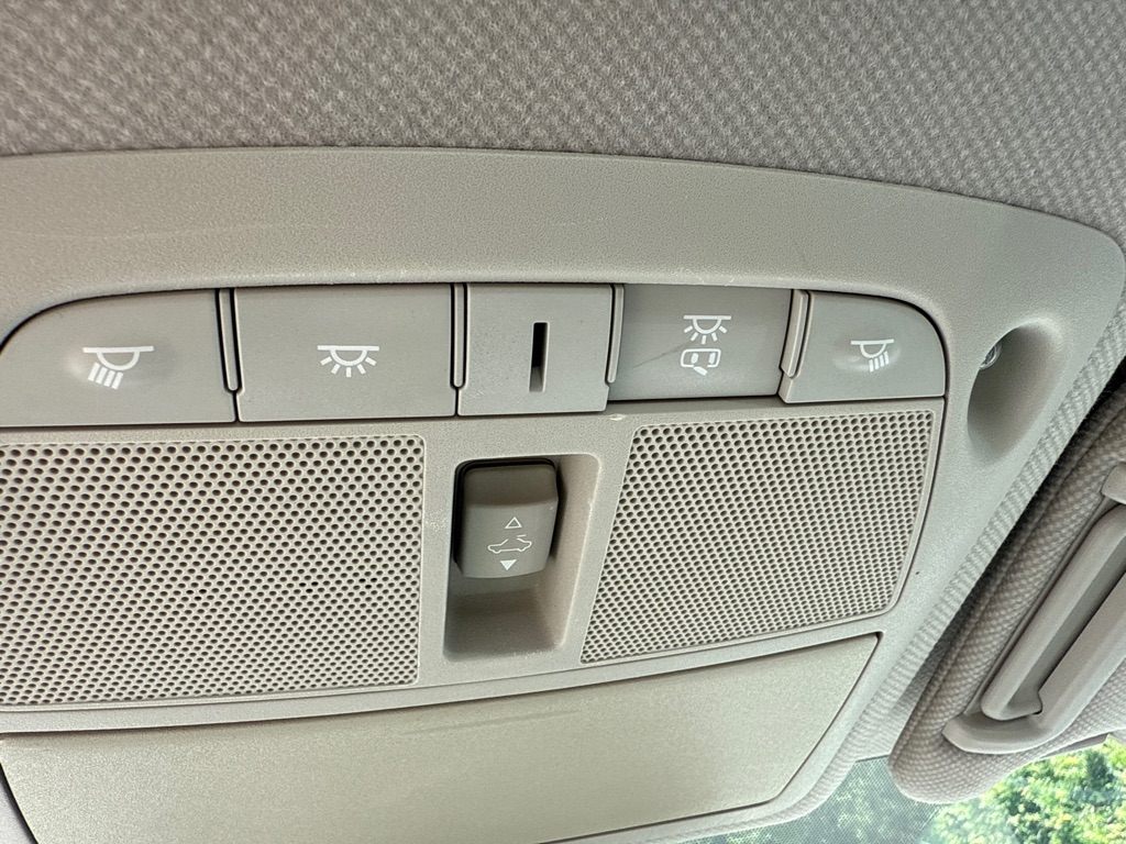 Photo 18 of this NISSAN SENTRA SL