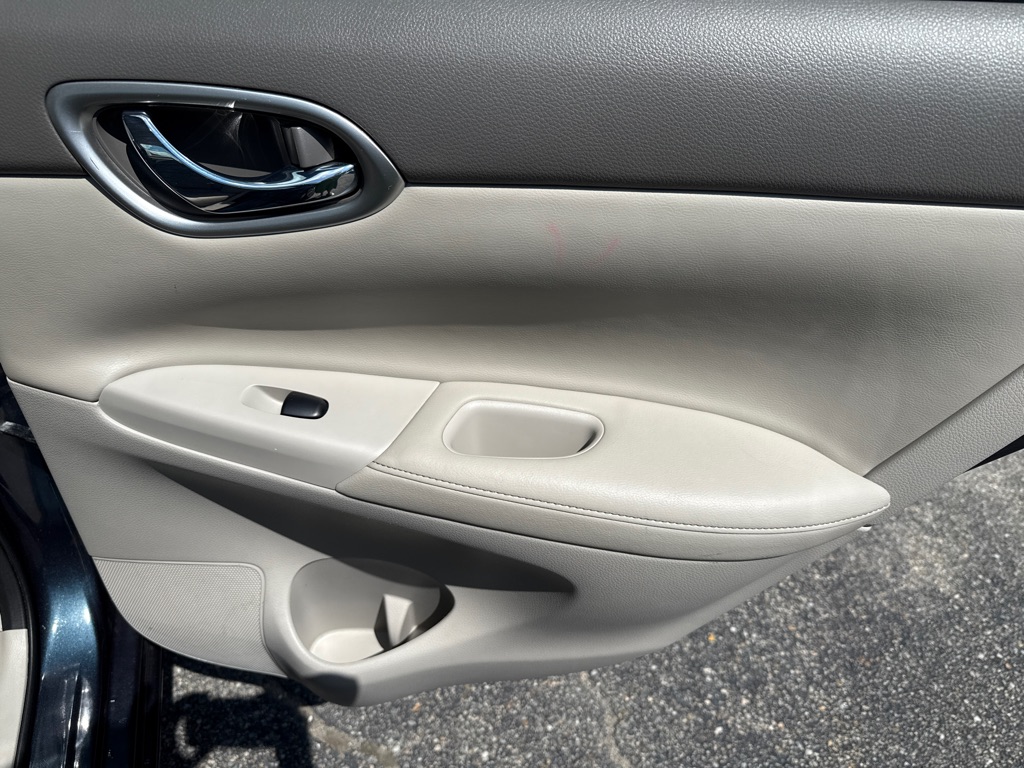 Photo 25 of this NISSAN SENTRA SL