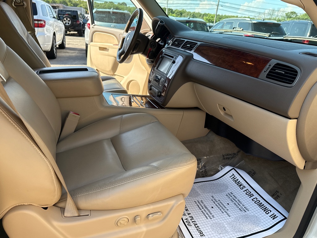 Photo 32 of this CHEVROLET TAHOE LTZ