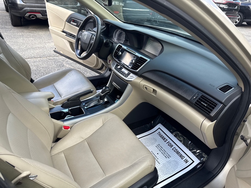 Photo 30 of this HONDA ACCORD