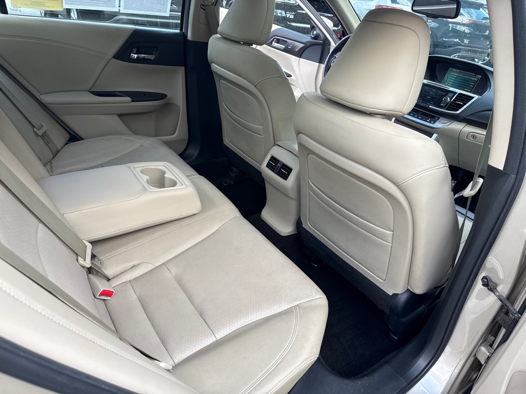 Photo 24 of this HONDA ACCORD