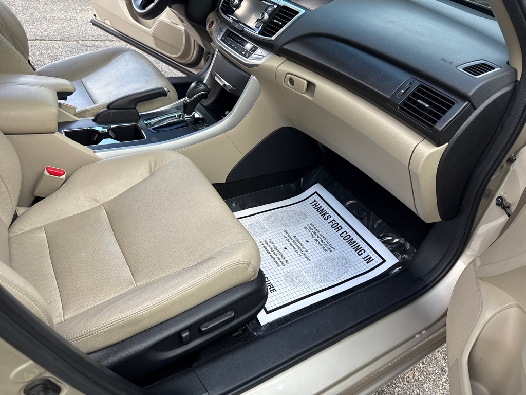 Photo 26 of this HONDA ACCORD