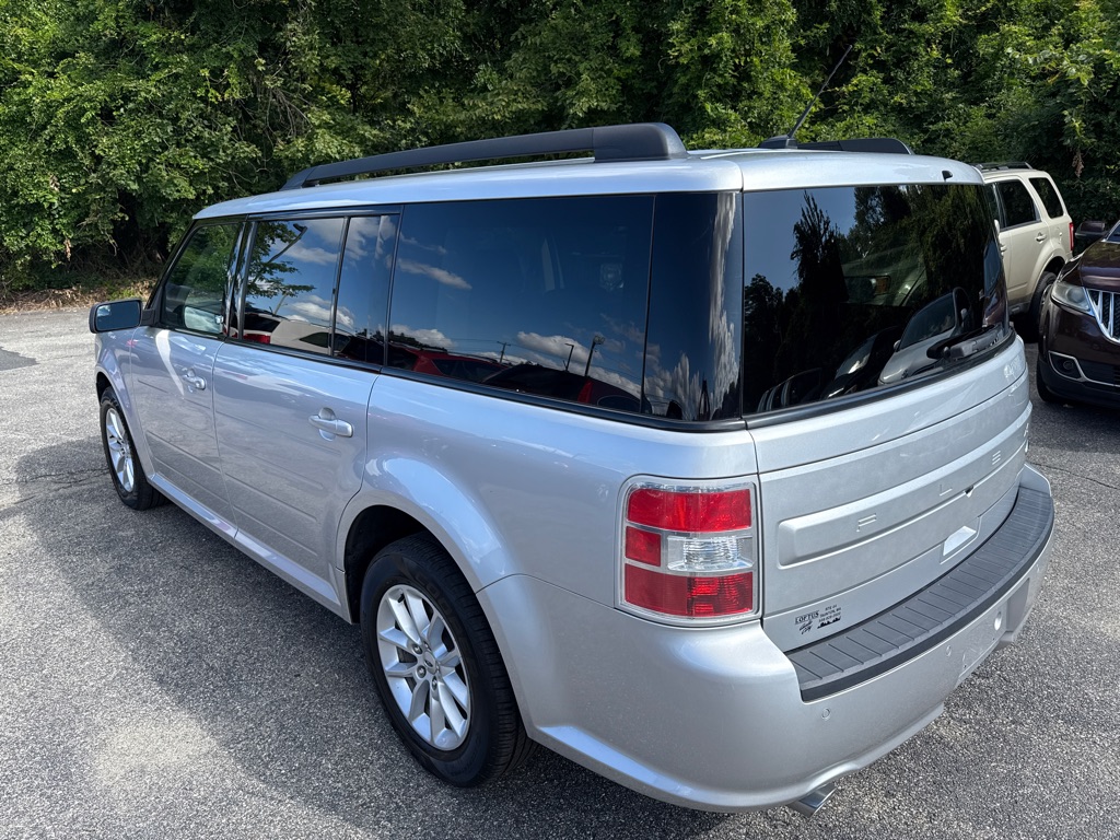 Photo 4 of this FORD FLEX SE