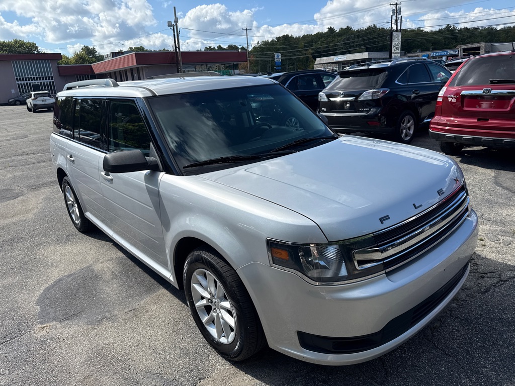 Photo 2 of this FORD FLEX SE