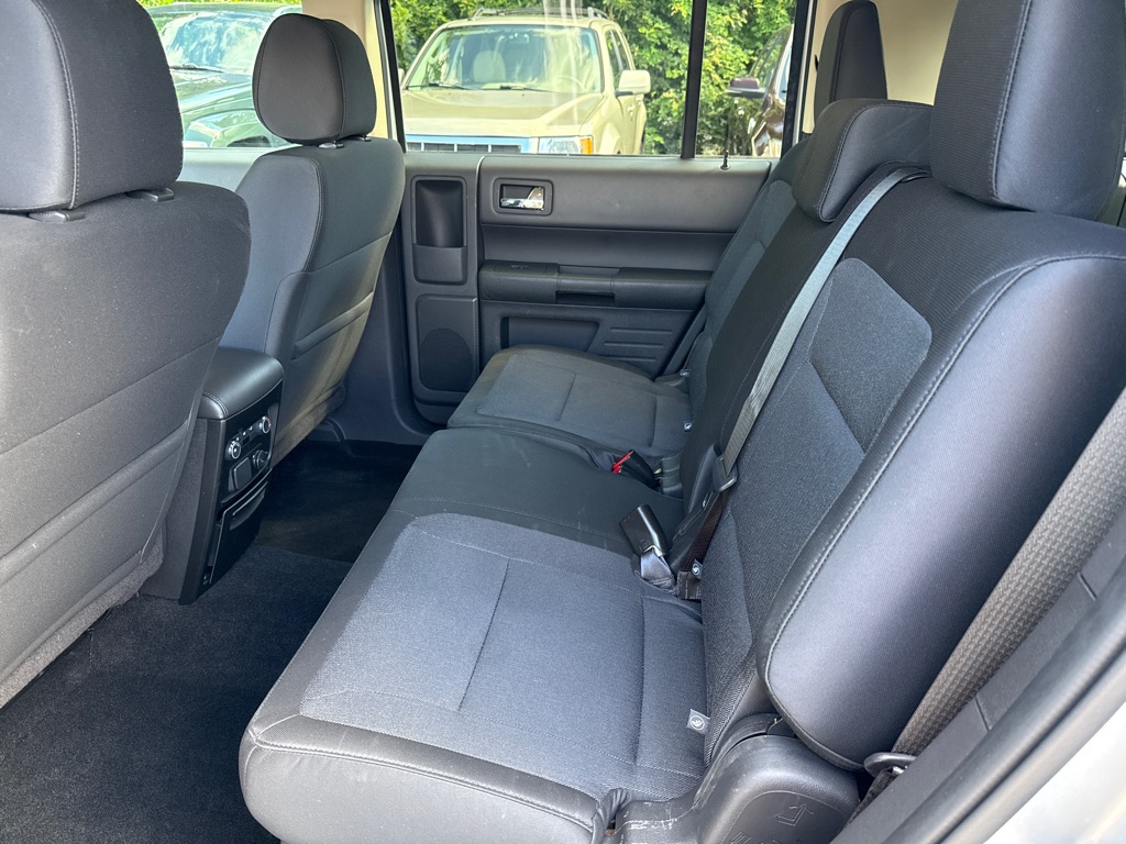 Photo 20 of this FORD FLEX SE