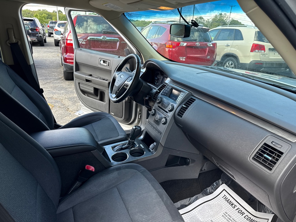 Photo 30 of this FORD FLEX SE