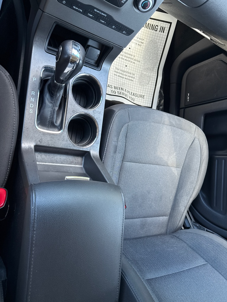 Photo 17 of this FORD FLEX SE