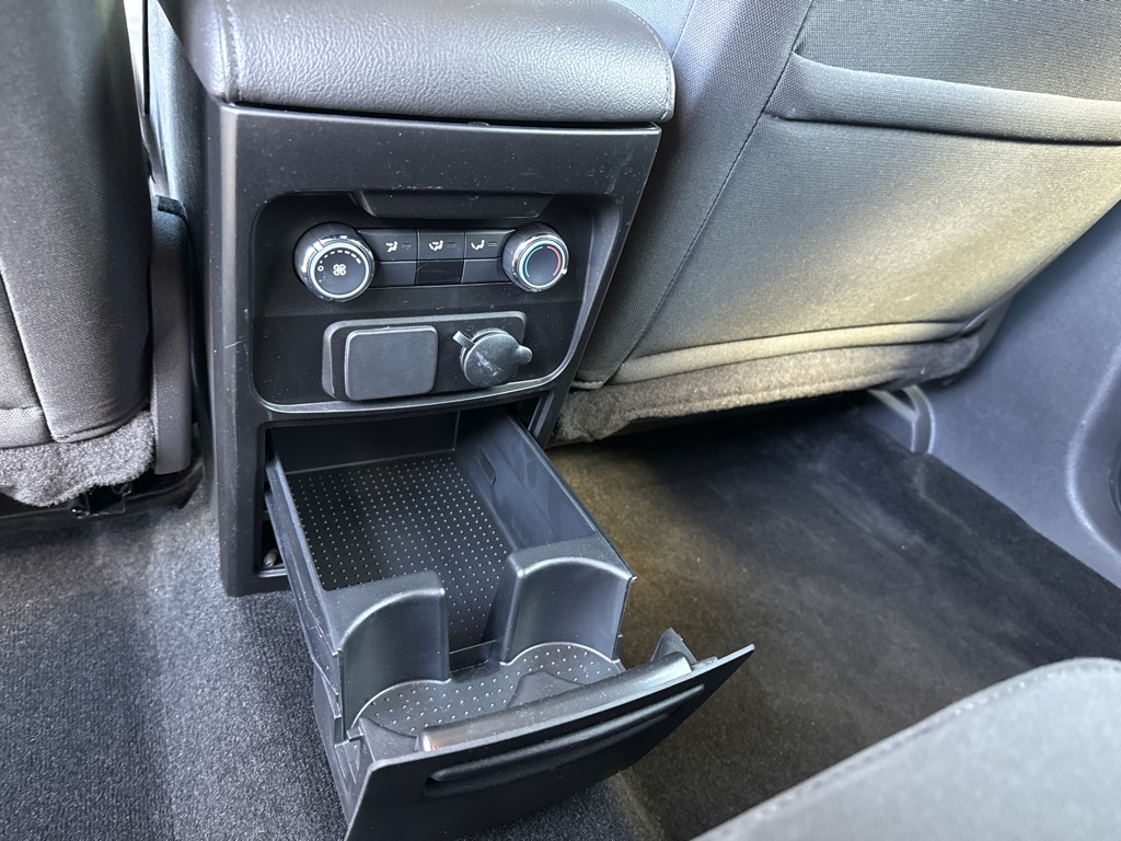 Photo 22 of this FORD FLEX SE