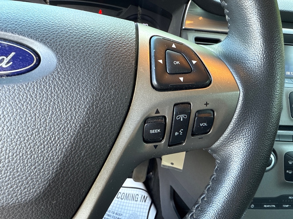 Photo 11 of this FORD FLEX SE