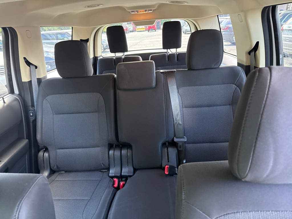 Photo 8 of this FORD FLEX SE