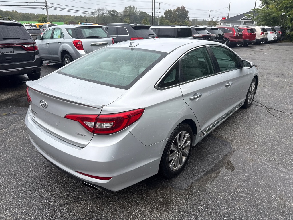 Photo 3 of this HYUNDAI SONATA