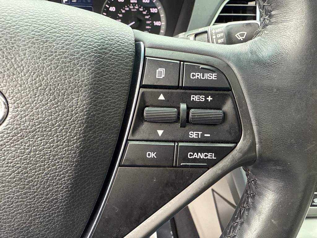 Photo 10 of this HYUNDAI SONATA