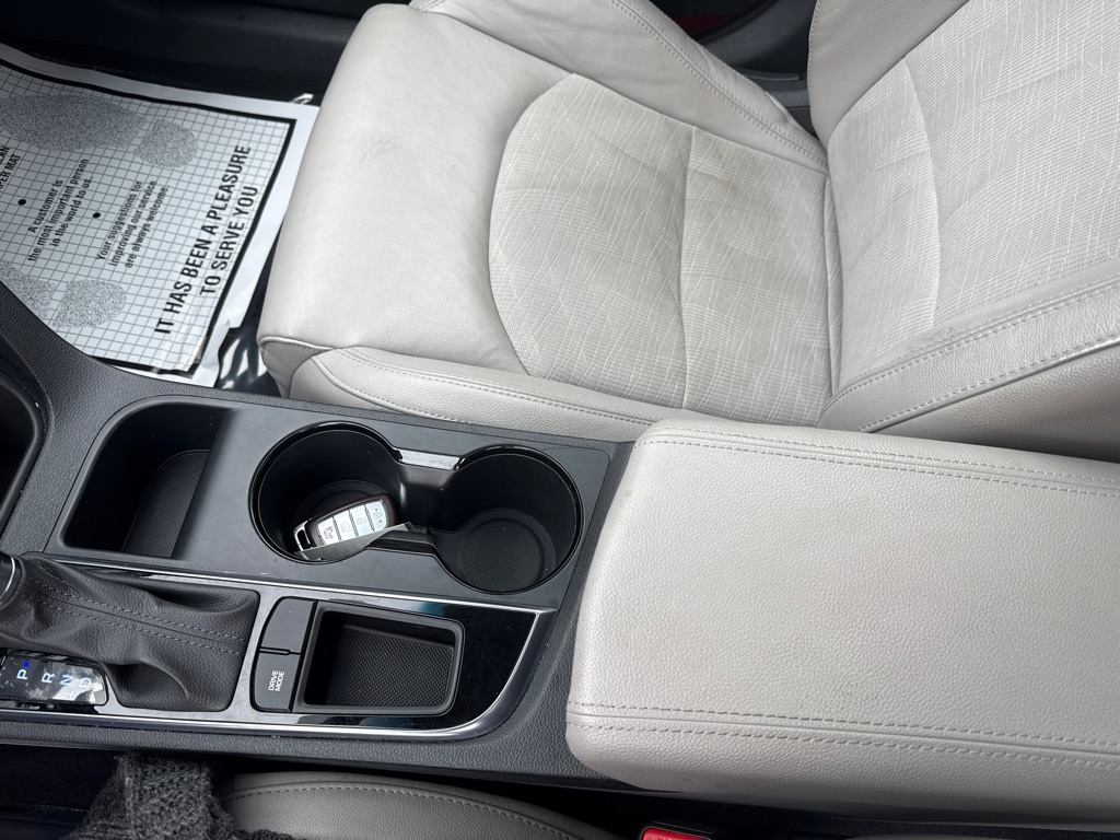 Photo 21 of this HYUNDAI SONATA
