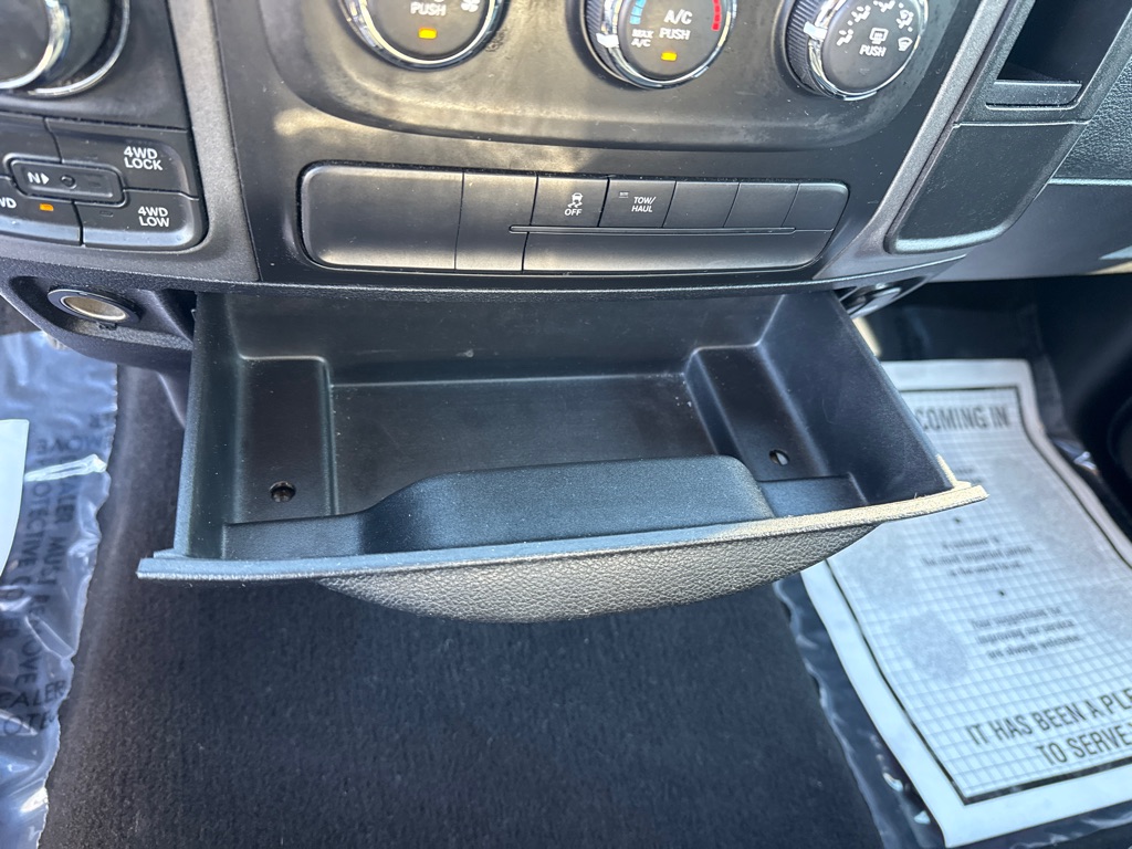 Photo 16 of this RAM 1500 4WD