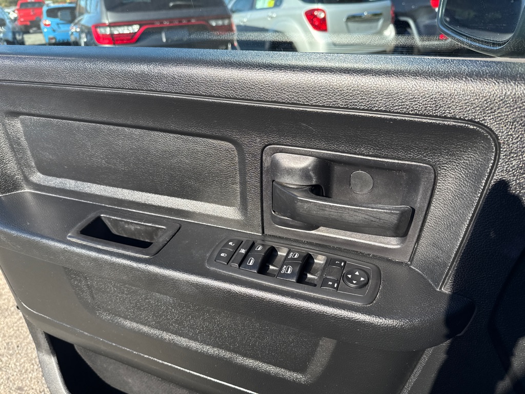 Photo 7 of this RAM 1500 4WD