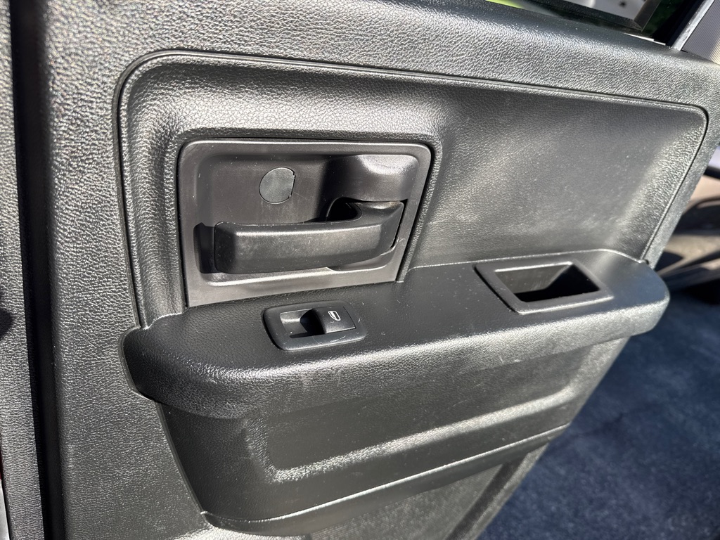 Photo 26 of this RAM 1500 4WD