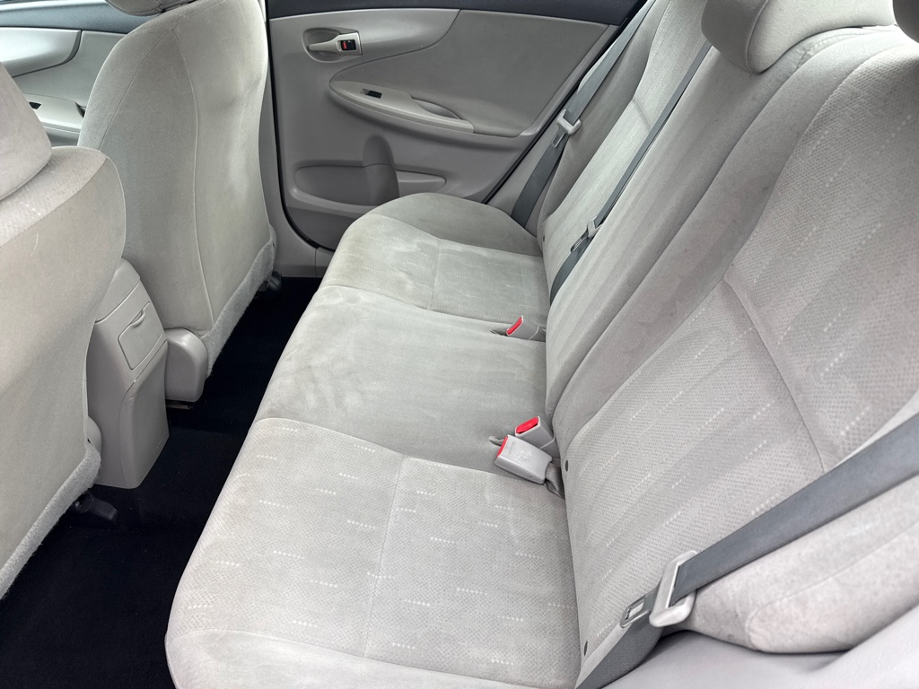 Photo 14 of this TOYOTA COROLLA