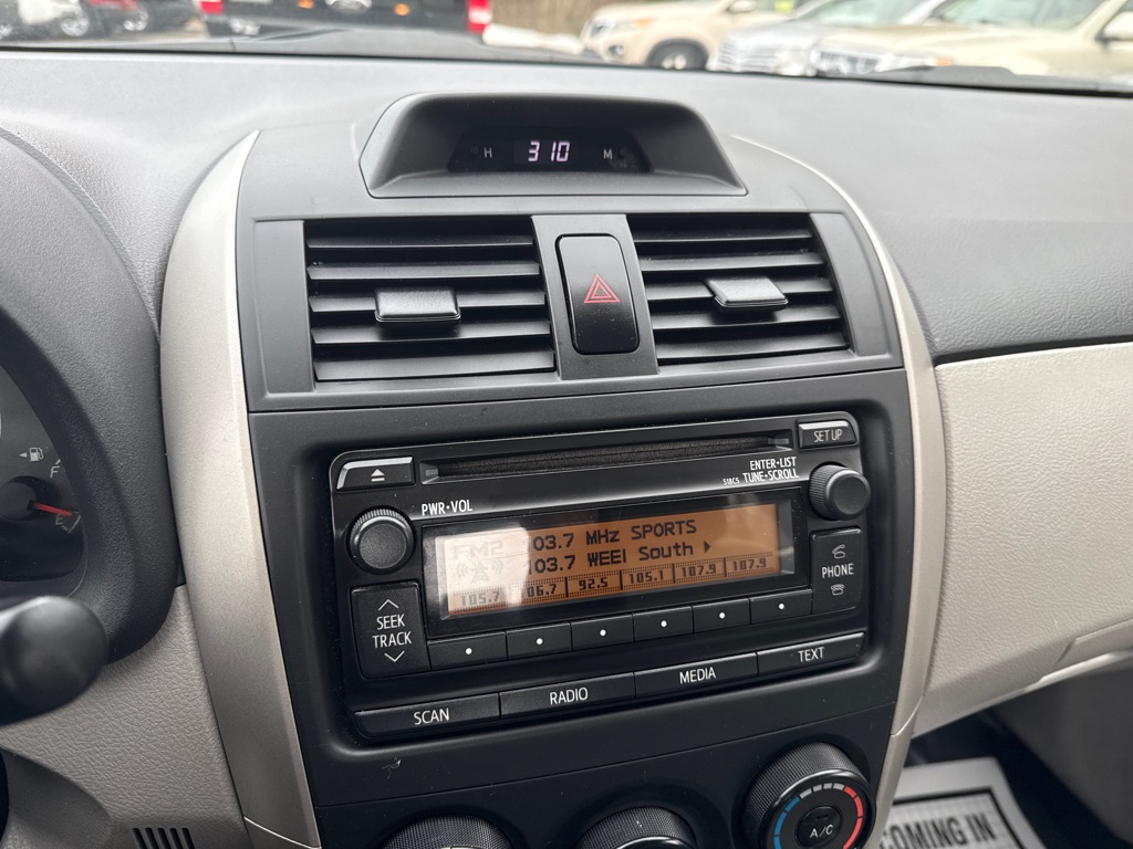 Photo 8 of this TOYOTA COROLLA