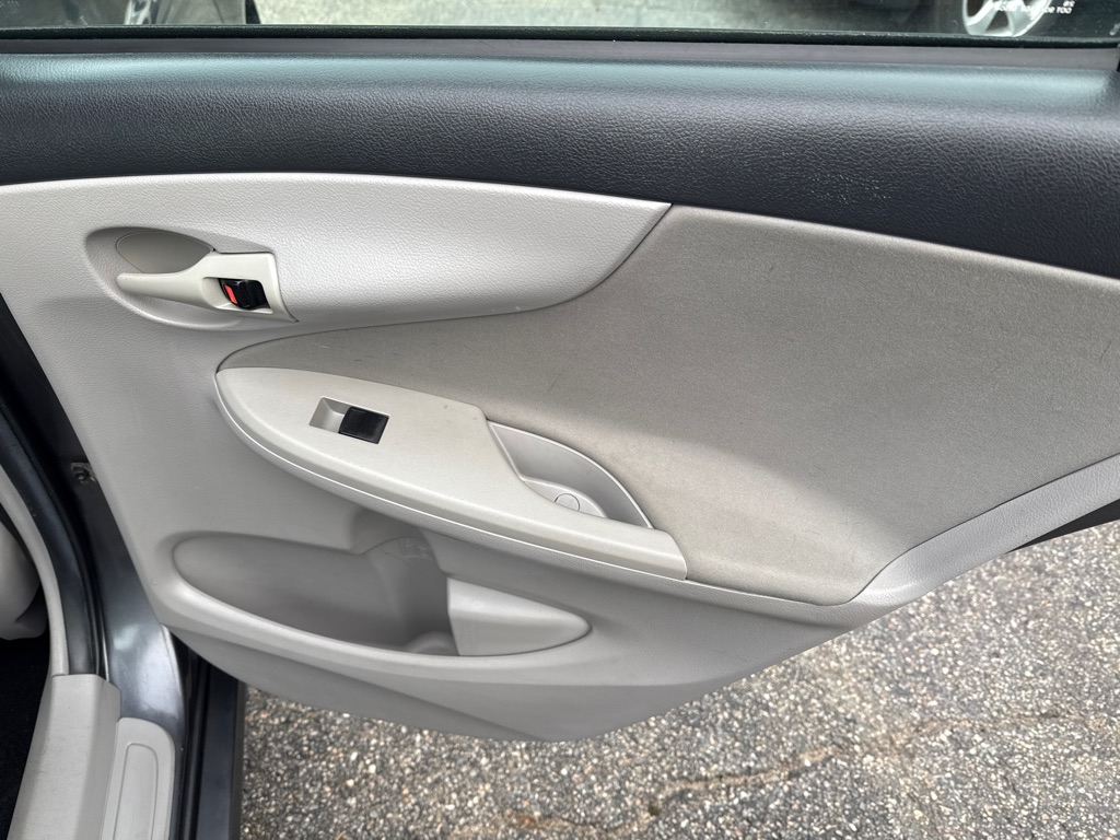 Photo 17 of this TOYOTA COROLLA