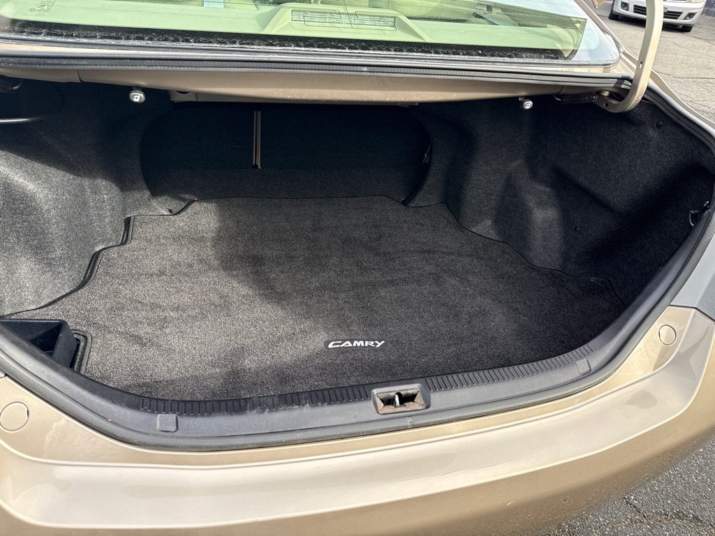 Photo 15 of this TOYOTA CAMRY