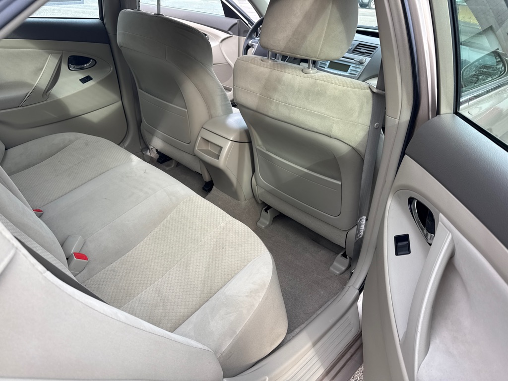 Photo 16 of this TOYOTA CAMRY
