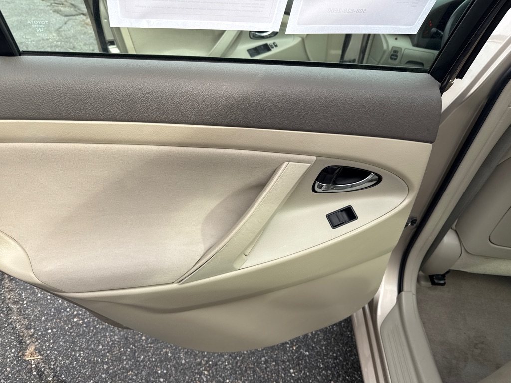 Photo 14 of this TOYOTA CAMRY
