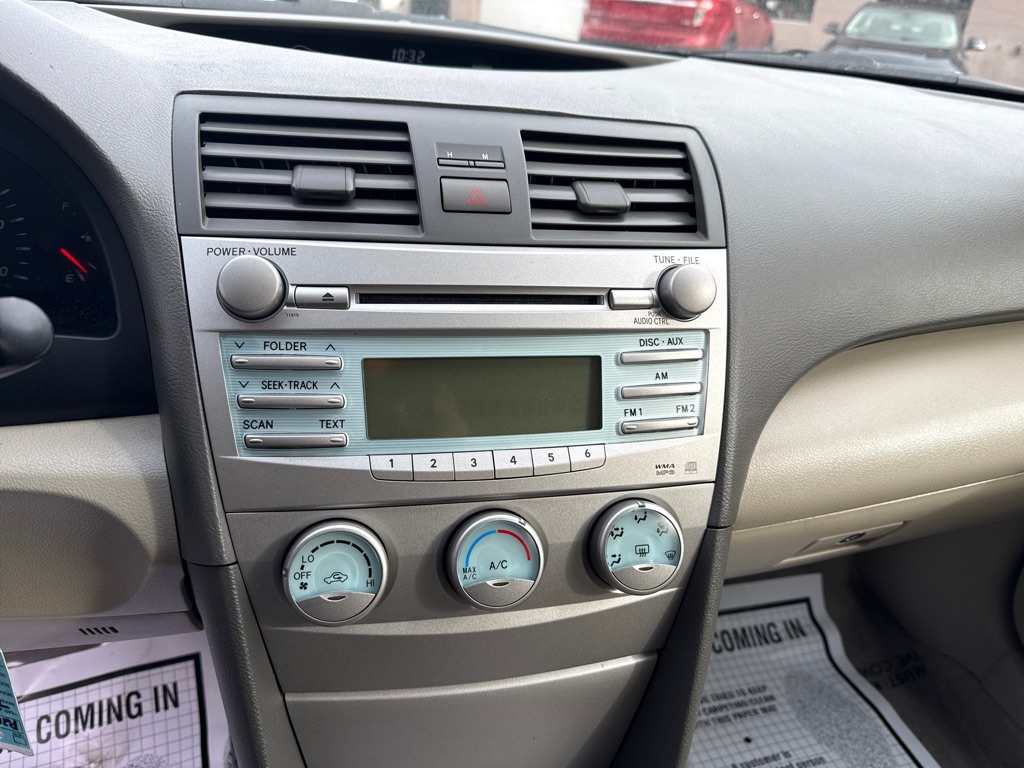 Photo 8 of this TOYOTA CAMRY