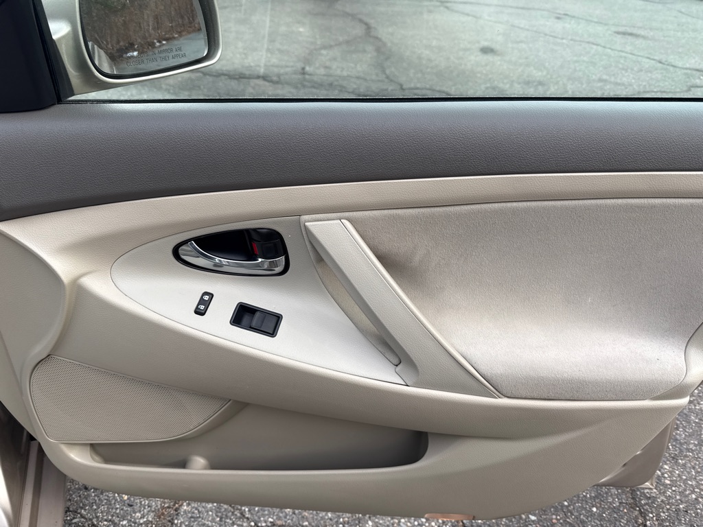 Photo 19 of this TOYOTA CAMRY