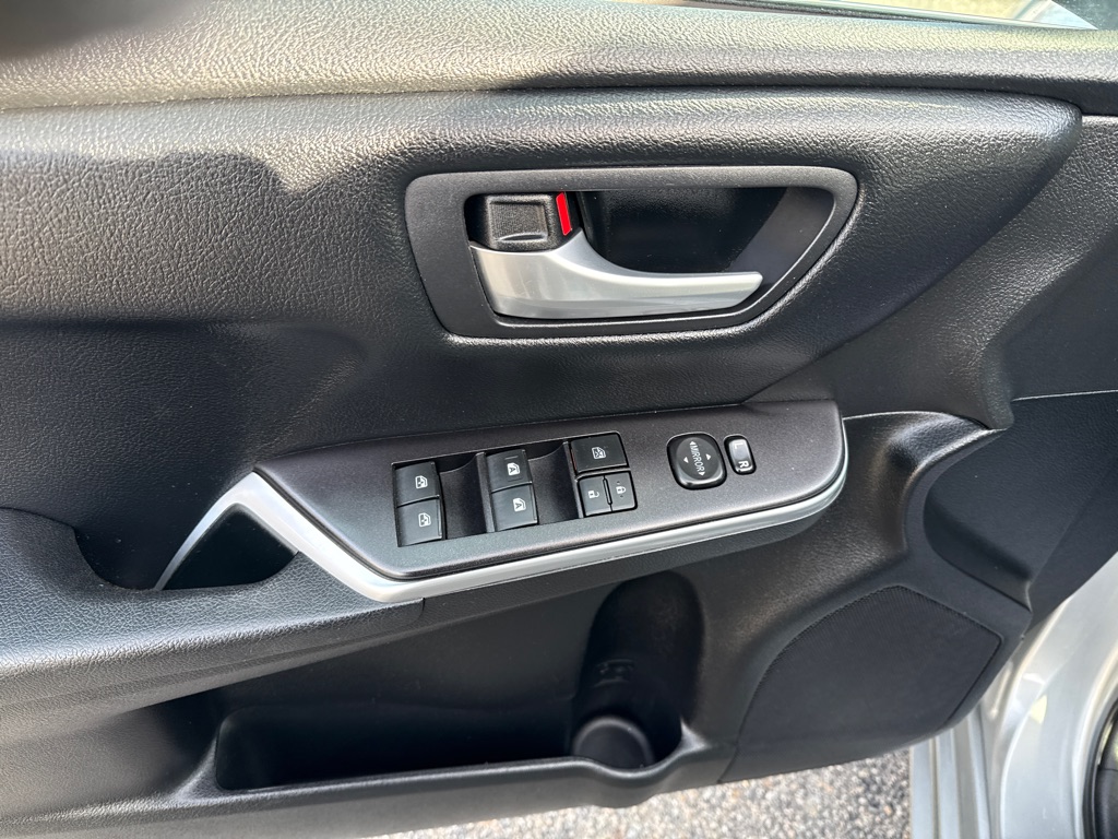 Photo 6 of this TOYOTA CAMRY