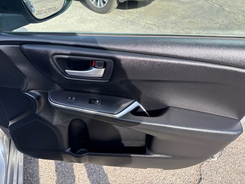 Photo 25 of this TOYOTA CAMRY