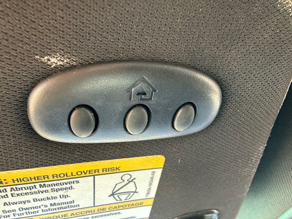 Photo 21 of this FORD EXPLORER LIMIT