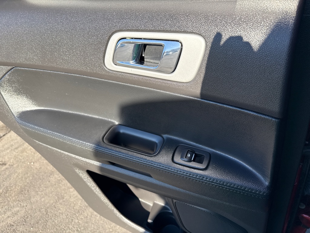 Photo 26 of this FORD EXPLORER LIMIT