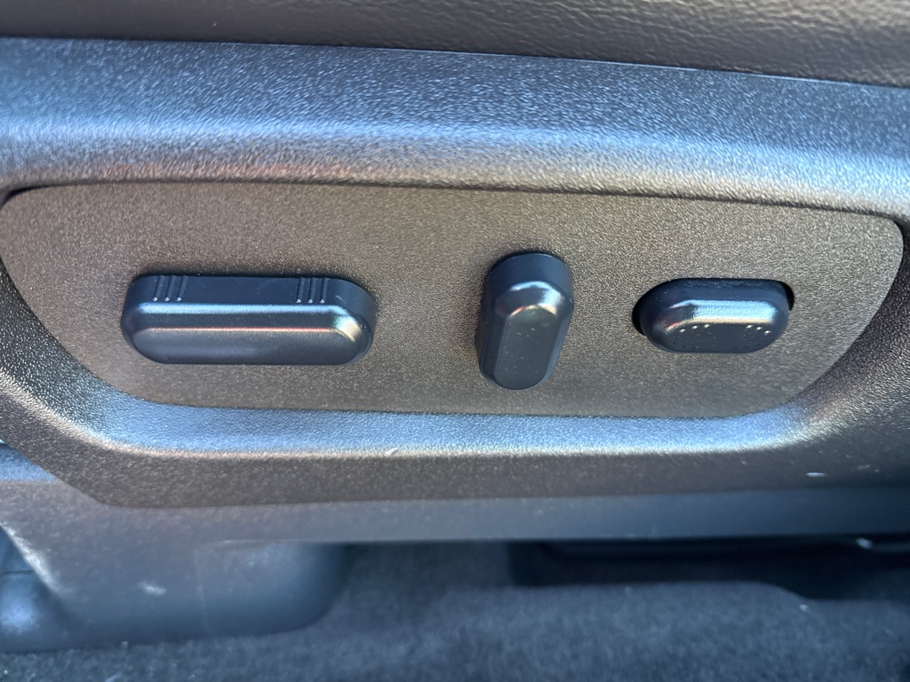 Photo 9 of this FORD EXPLORER LIMIT