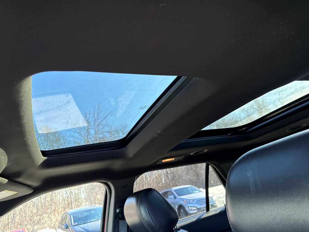 Photo 6 of this FORD EXPLORER LIMIT